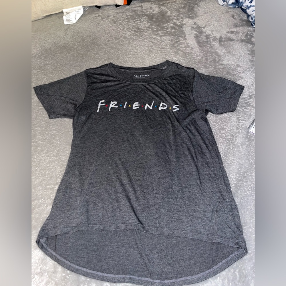 grey friends tee
